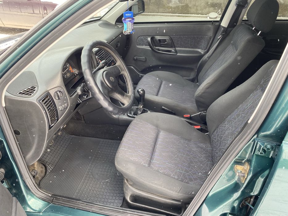 Volkswagen Polo Classic 1.4 бензин 1998 год