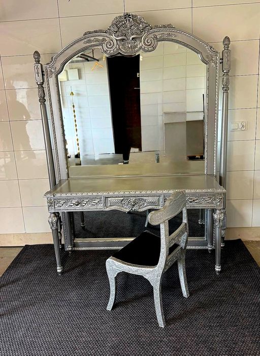 Elegancki zestaw mebli toaletka, konsola z lustrem Srebrna