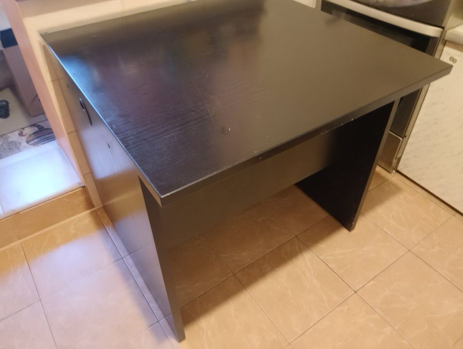 Стіл комп'ютерний