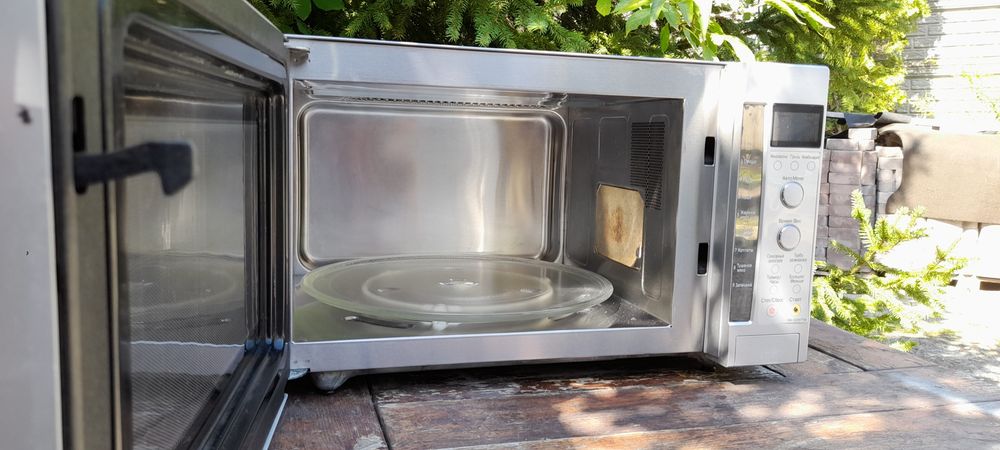 Panasonic NN- DG577M