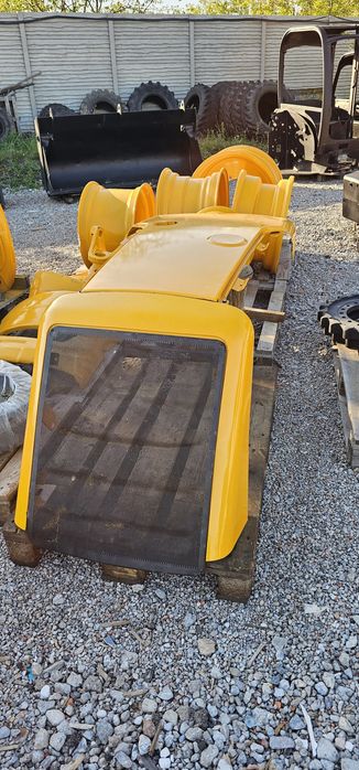 Продам  рамку  радіатора  в зборі  до  JCB