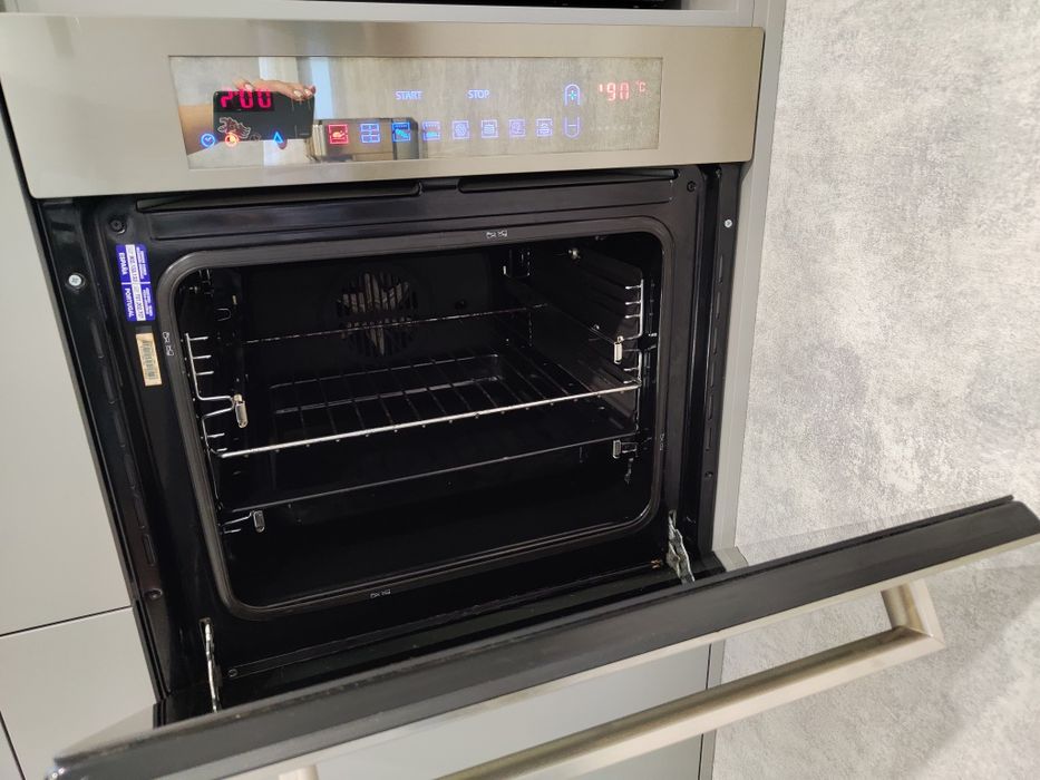 Вбудована духова шафа Hotpoint Ariston в чудовому стані