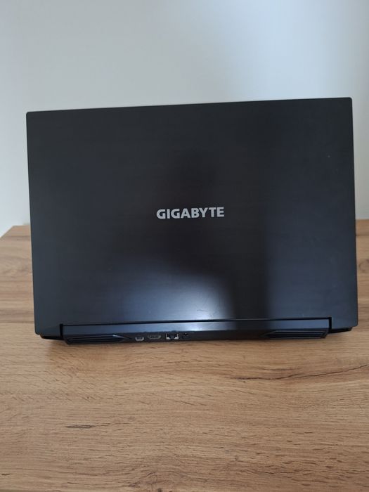 Laptop gamingowy GIGABYTE G5