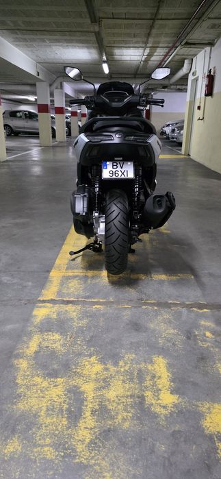 Yamaha Nmax  APENAS 500km