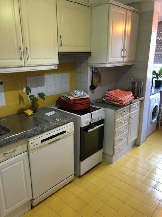 Alugo quarto no Lumiar junto ao Metropolitano