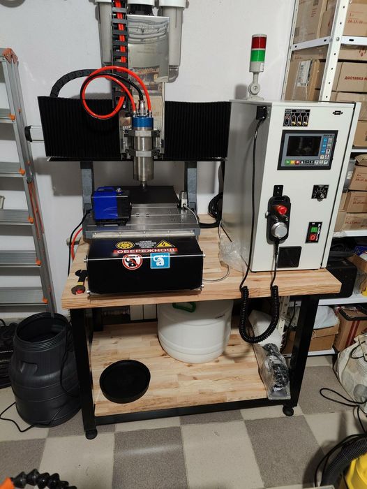 Фрезерный станок с ЧПУ МП-3 по металлу.