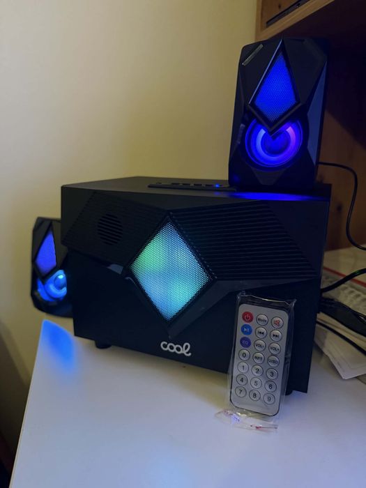 Colunas para PC com led