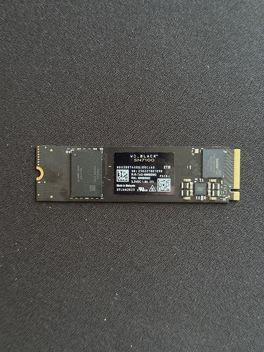 WD_BLACK SN7100 2TB — NVMe SSD  Напрацювання: 184 год