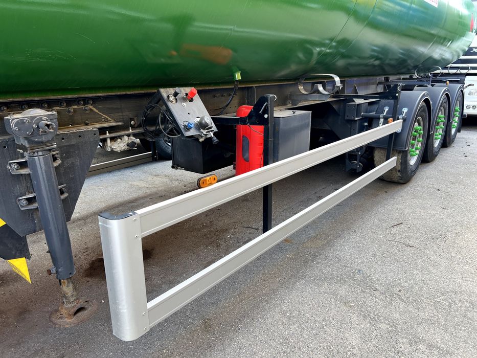 Напівпричіп цистерна ADR/бочка бензовоз/паливна цистерна