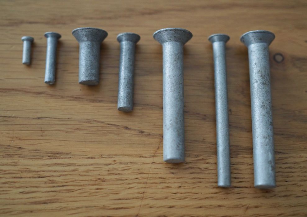 Nity aluminiowe 210 sztuk