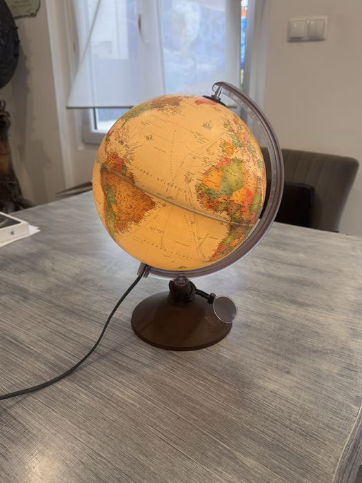 Globo lâmpada decorativo com lupa