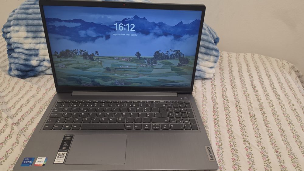 Lenovo ideapad 3 15iau7 i7 1tb