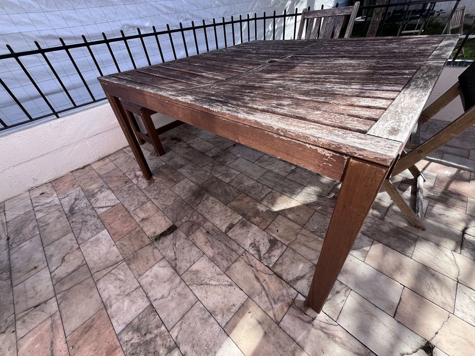 Mesa exterior quadrada Ikea 2 e bancos