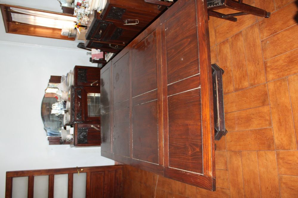 Mesa de Jantar em madeira extensível