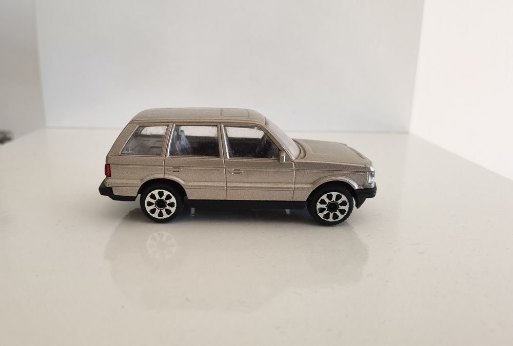Range Rover 1/43 Burago