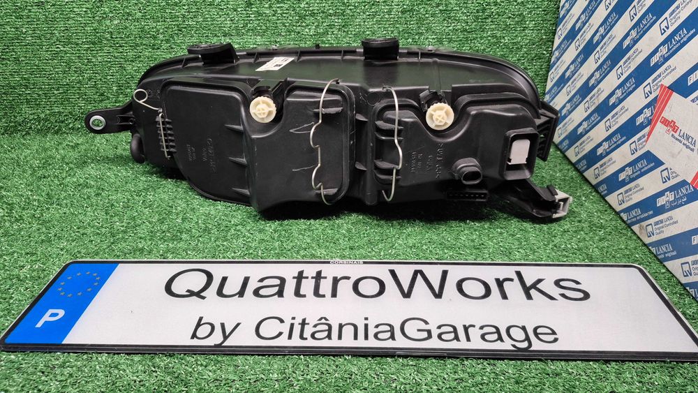 Otica Farol Direito Fiat Punto II 188 1999 a 2012 Ref. DX-677.18535 Original Fiat Valeo NOVO