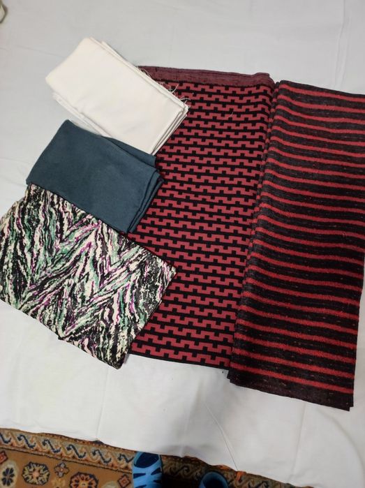 Отрезы мягкой шерсти" твид" ;шерсть тонкая- зелёная и белый габардин.