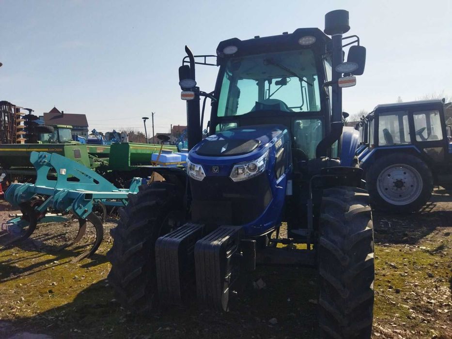 Трактор колісний ДТЗ 1404 з потужністью 140 к.с .