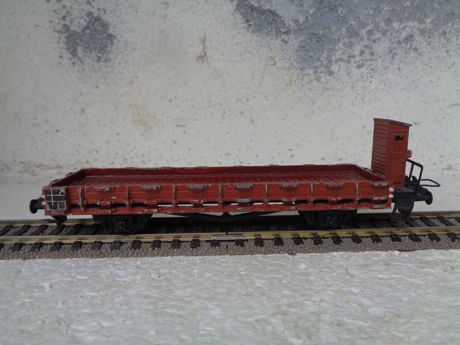 1:87 LIMA Vagão de mercadorias caixa aberta e guarita