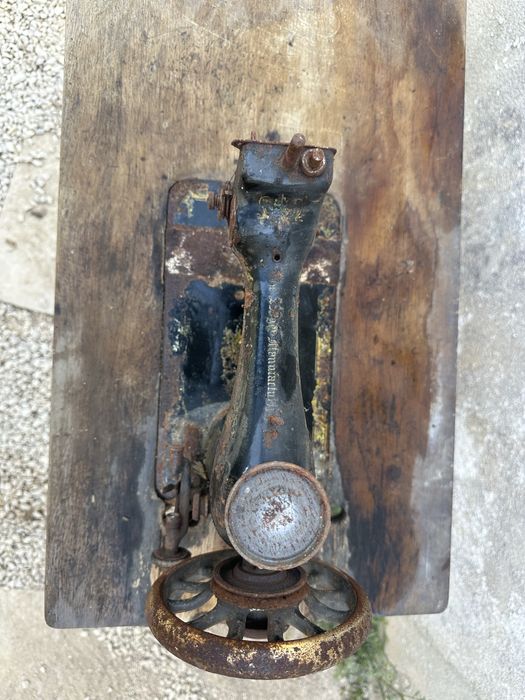 Maquina de costura antiga