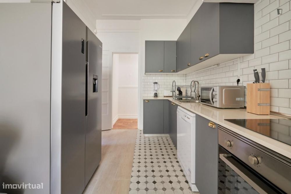 Quarto - localizado em Marquês de Pombal Lisbon