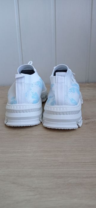 Buty sportowe damskie 39-25 cm