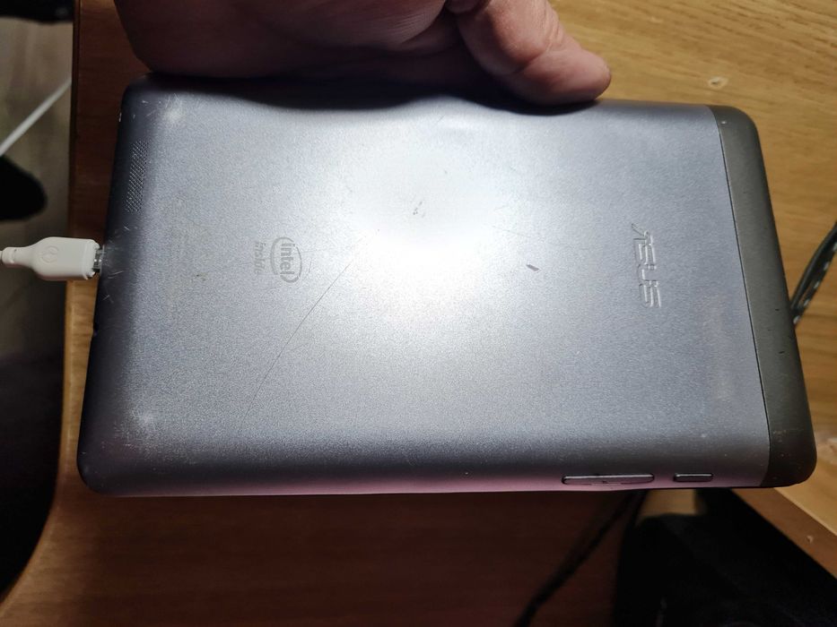 Планшет Asus K004