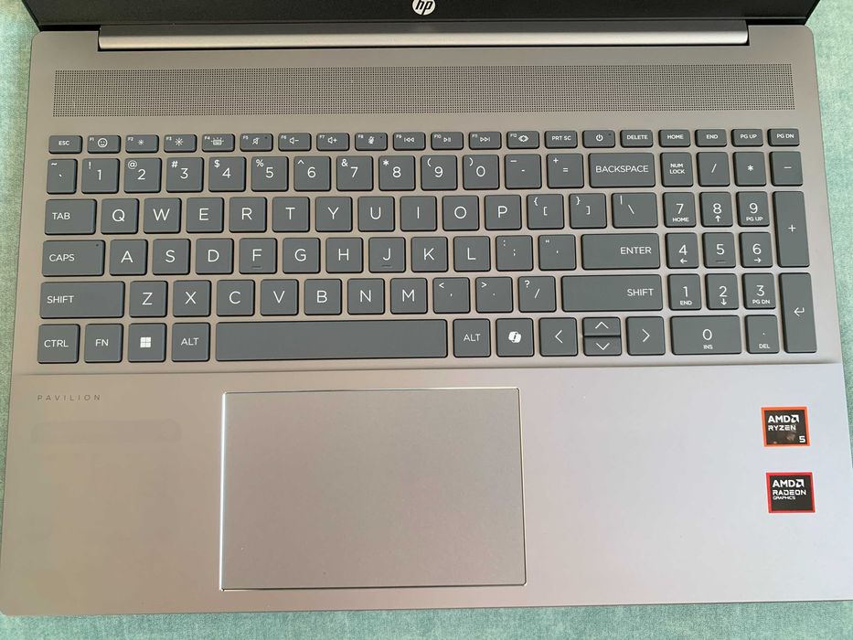 Ноутбук HP Pavilion 16-ag0052wm Ryzen 5 8540U 3.2GHz/8Gb