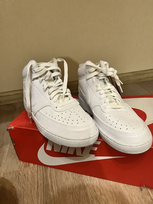 Кросівки Nike, 40 розмір, білі, нові