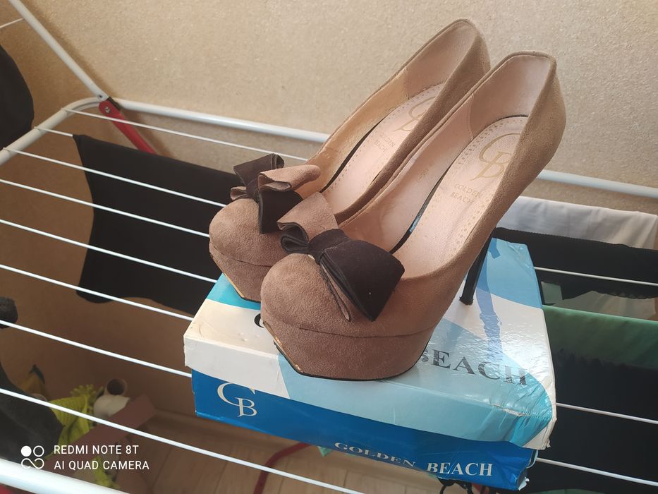 Туфлі бежеві 39 розмір