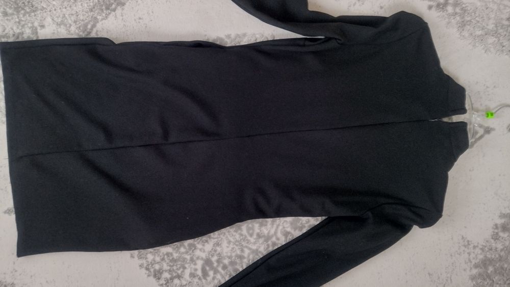 Czarna sukienka wieczorowa r.M elegancka