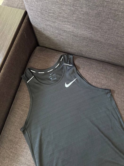 Спортивна чоловіча майка Nike