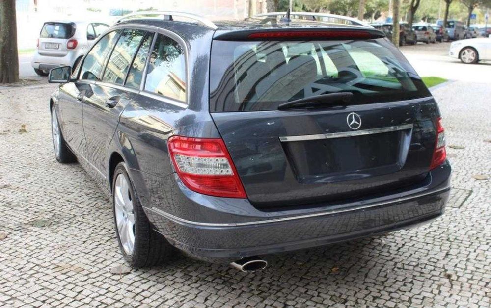 Carrinha Mercedes 220CDI Avangarde em excelente estado