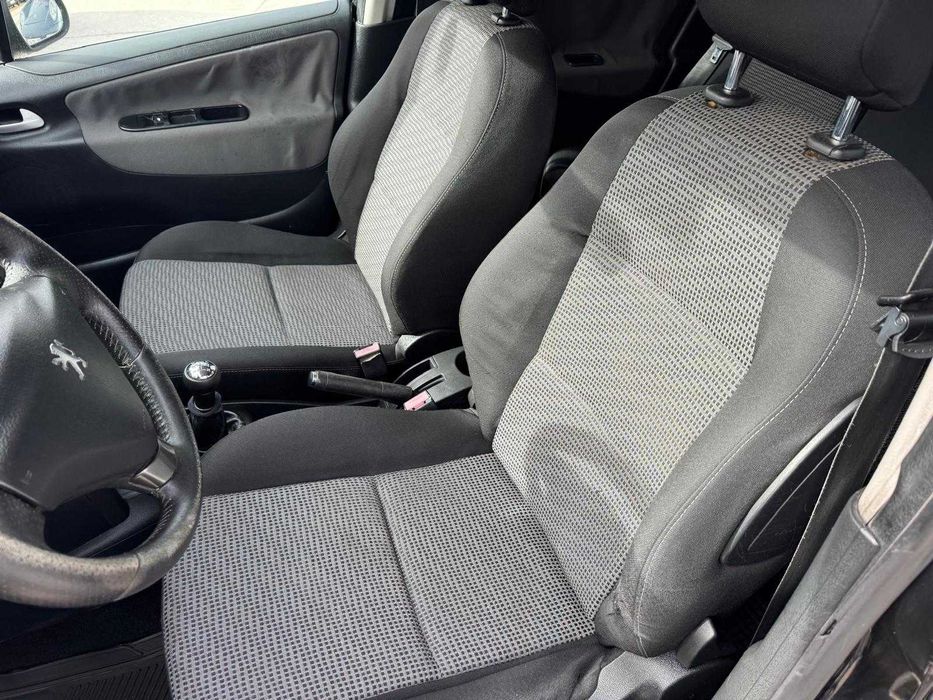 Peugeot 207 Preto