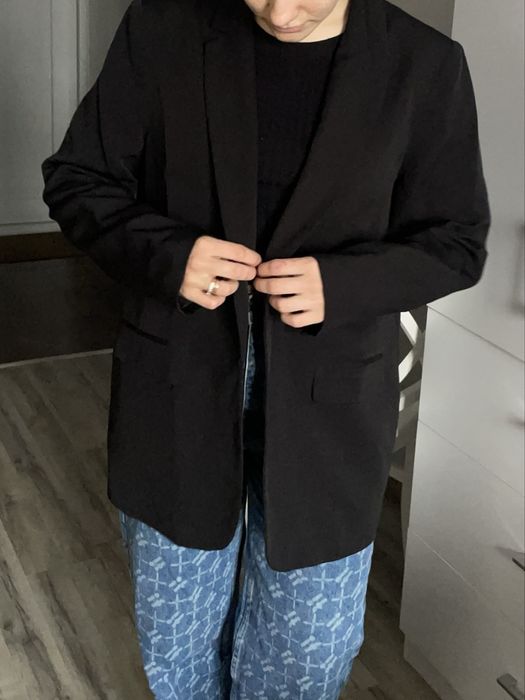 Чорний класичний оверсайз піджак