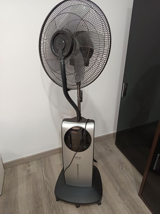 Vendo ventoinha com depósito de agua