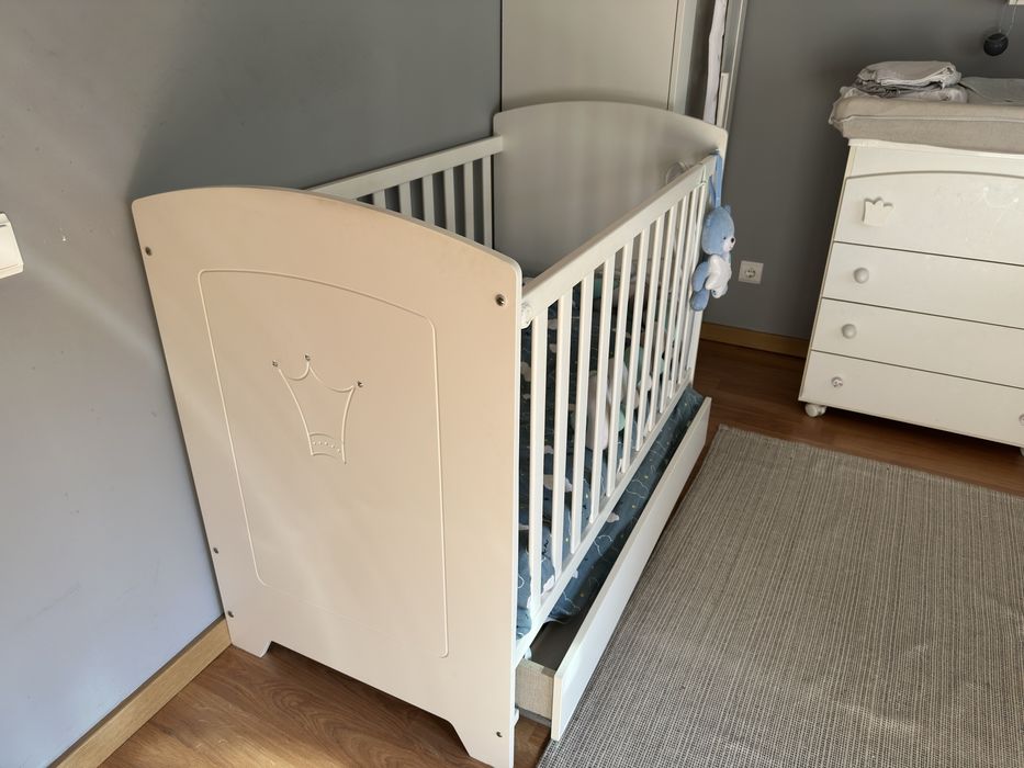 Berço Micuna Valentina + Gaveta + edredão +proteção lateral