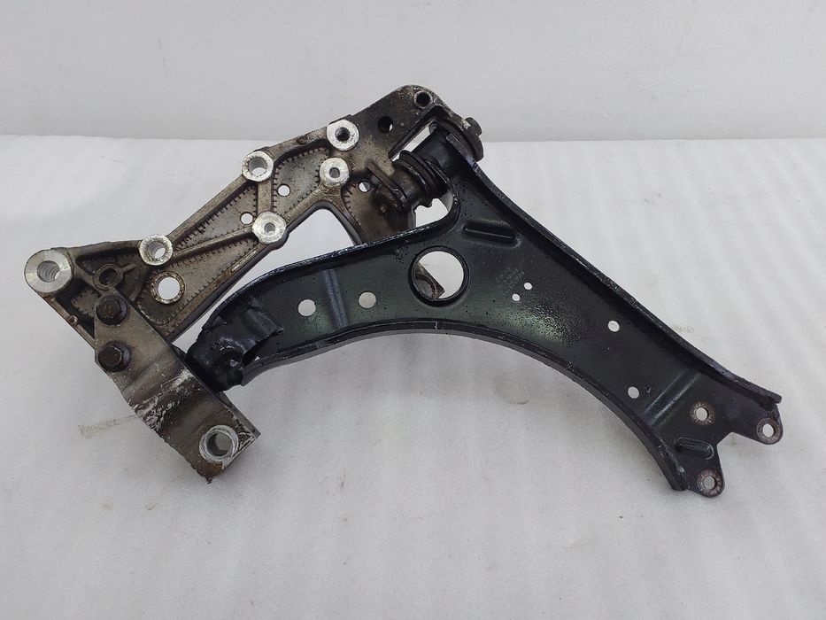 Braço de suspensão frente esquerdo VOLKSWAGEN Golf V (1K1)