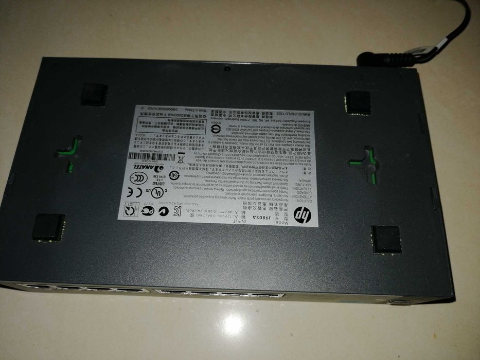 Przełącznik zarządzalmy gigbitowy 8 portowy HP 1810 8G J9802A