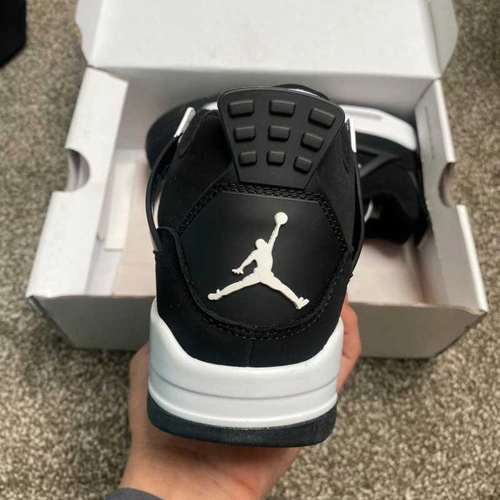 Jordan 4 Retro White Thunder R.39