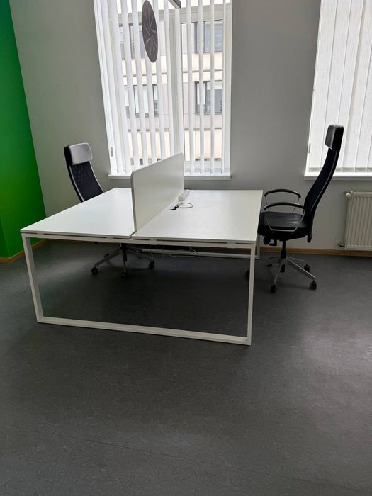 Крісло офісне стільці багато