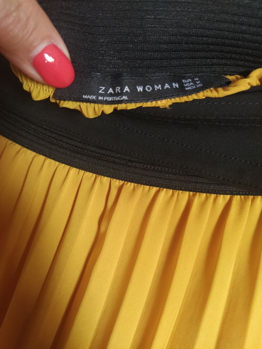 Saia plissada Zara