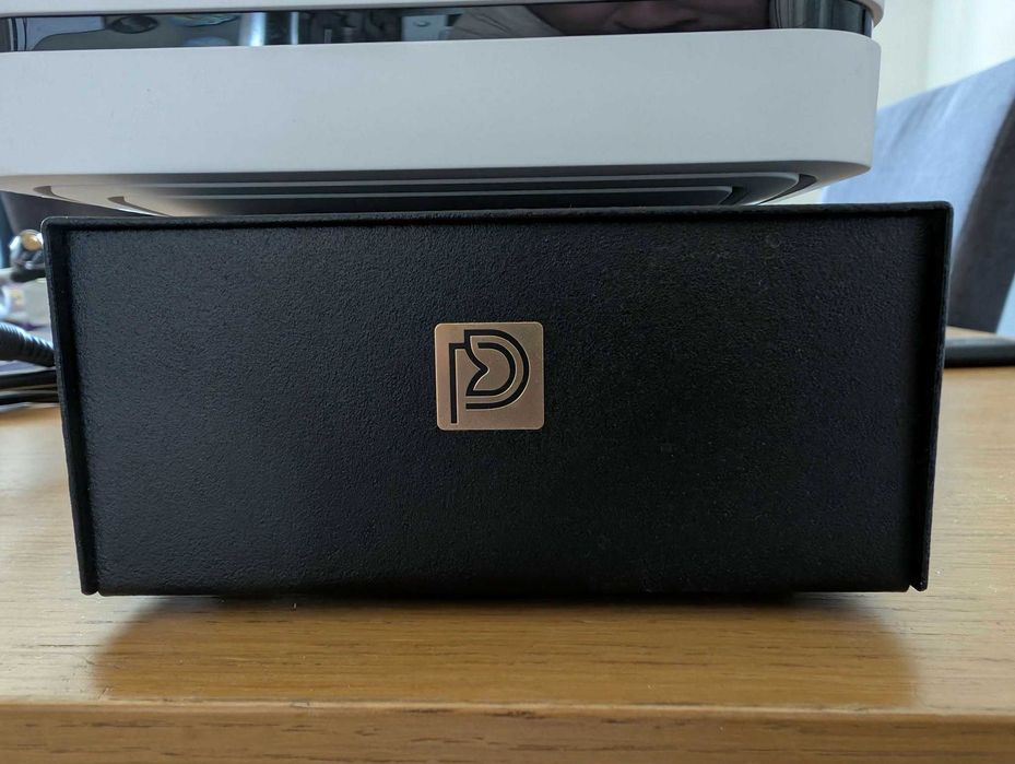 Bluesound Node [N130] z zasilaczem PD Creative i pilotem.