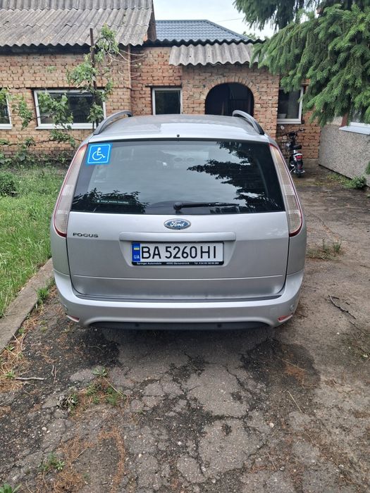 FORD Focus 1.6 бензин