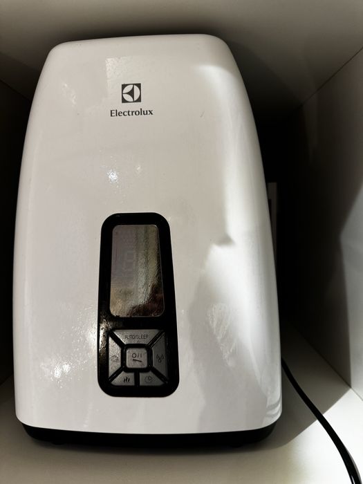 Зволожувач повітря electrolux
