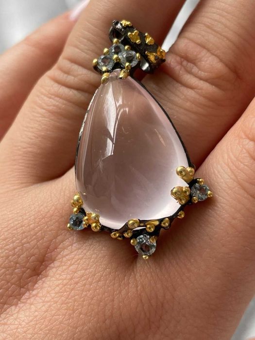 Подвеска из натурального розового кварца 28 карат, серебро 925 пробы