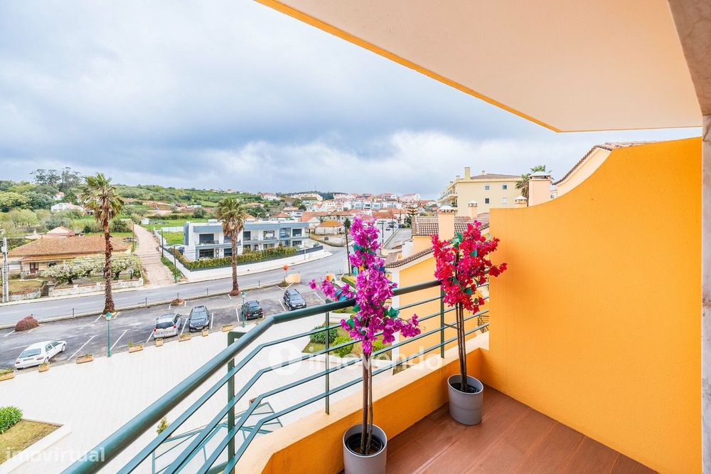 Apartamento T3 Duplex, com estacionamento, no Condomínio do Loural