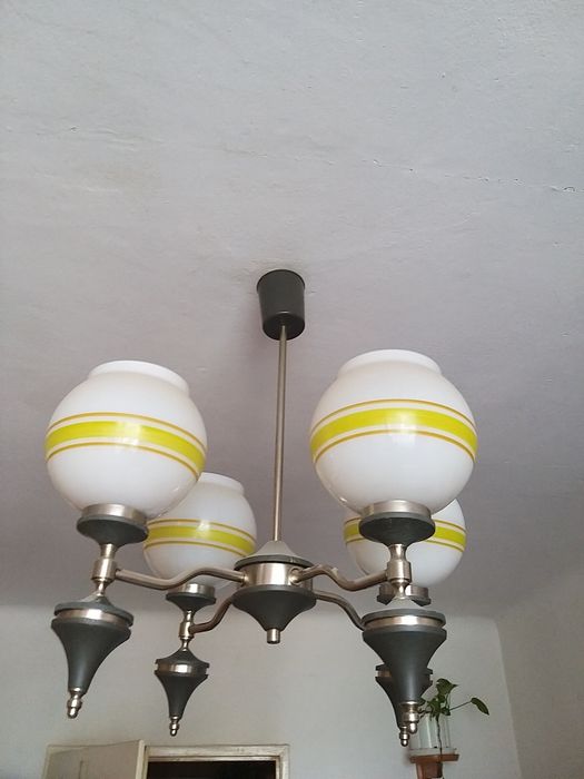 Stylowy Żyrandol  4-ramienny | Vintage | Mleczne Szkło | Lata 90. | Stan bdb