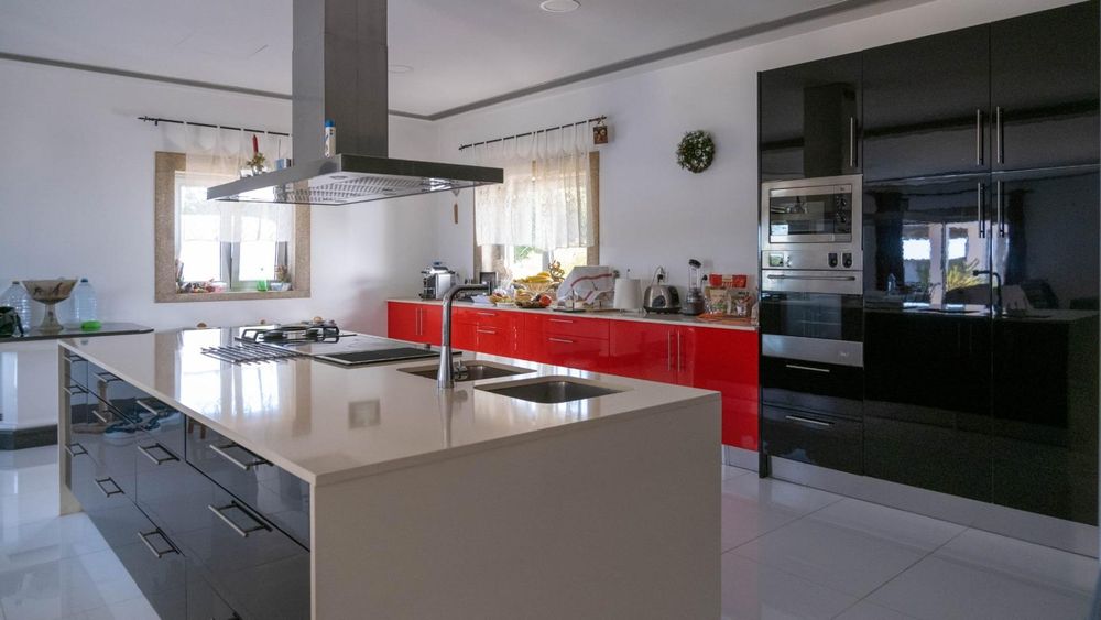 T5 Moradia independente de Alto padrão, privado e murado de 10.000m²