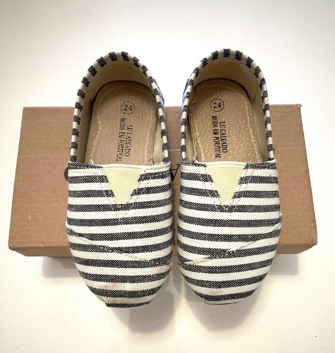Sandálias às riscas - tamanho 24 - usadas uma vez
